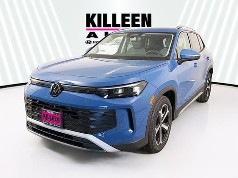 New 2026 Volkswagen Tiguan SE FWD image 3