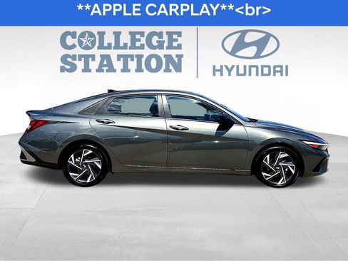 Used 2025 Hyundai Elantra Sport image 9