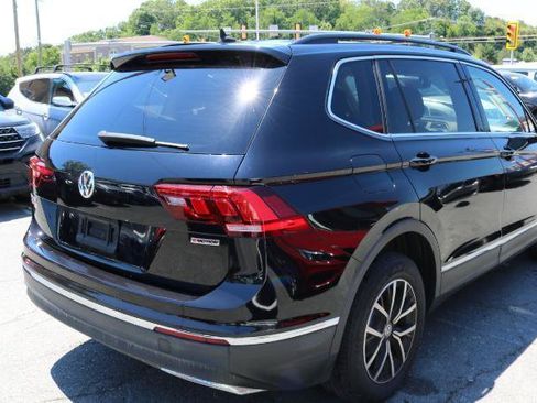 Used 2021 Volkswagen Tiguan SE w/ Panoramic Sunroof Package AWD/4WD image 7