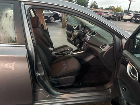 Used 2019 Nissan Sentra SV FWD image 12