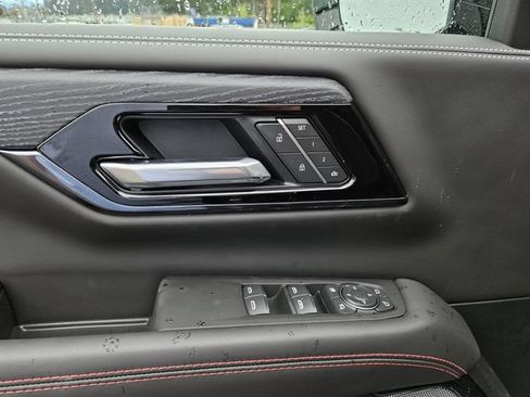 New 2026 GMC Yukon XL AT4 Ultimate AWD/4WD image 25