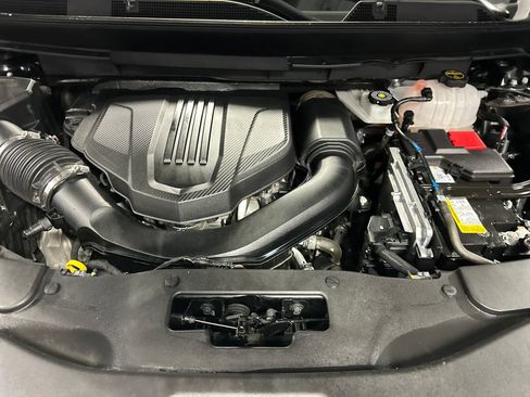 Used 2024 Chevrolet Traverse Z71 AWD/4WD image 27