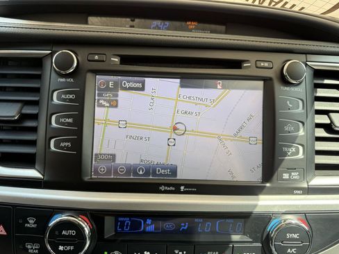 Used 2014 Toyota Highlander XLE AWD/4WD image 12