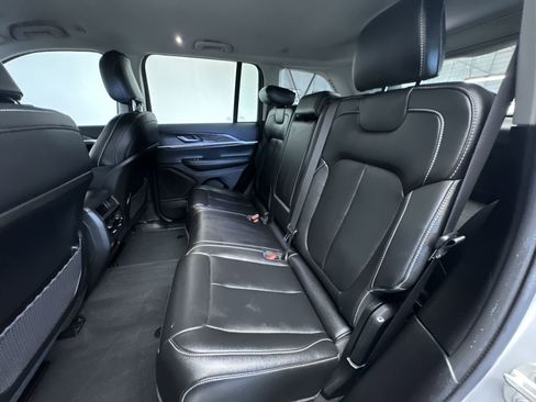 Used 2023 Jeep Grand Cherokee Limited AWD/4WD image 23