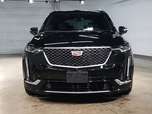 Used 2025 Cadillac XT6 Premium Luxury image 2