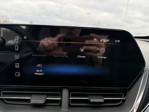 New 2026 Chevrolet Trax RS w/ Sunroof Package image 18