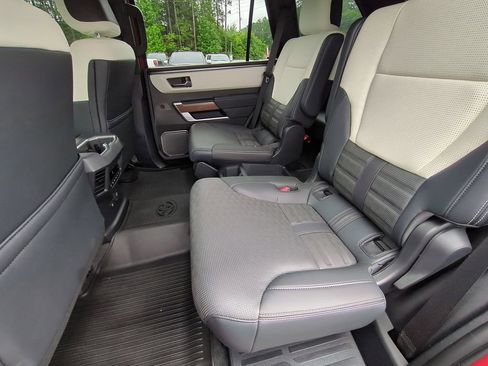 Used 2025 Toyota Sequoia Capstone AWD/4WD image 17