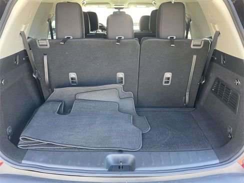 Used 2023 Nissan Pathfinder SV image 11