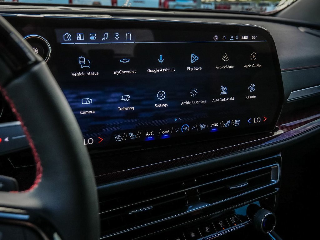 New 2027 Chevrolet Traverse RS w/ LPO, Floor Liner Package FWD image 37