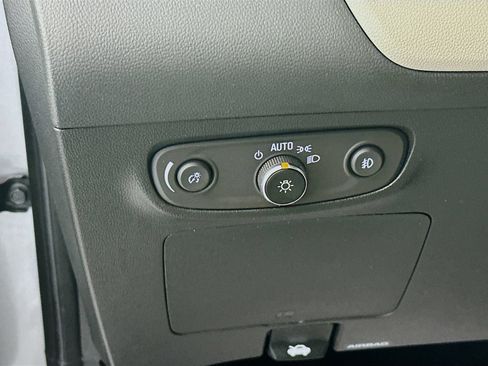 Used 2023 Buick Encore GX Essence w/ Experience Buick Package FWD image 10
