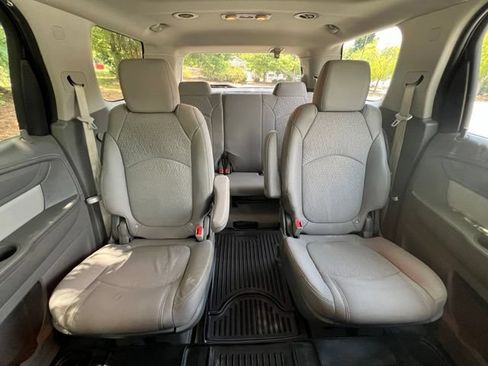 Used 2016 GMC Acadia SLE AWD/4WD image 24