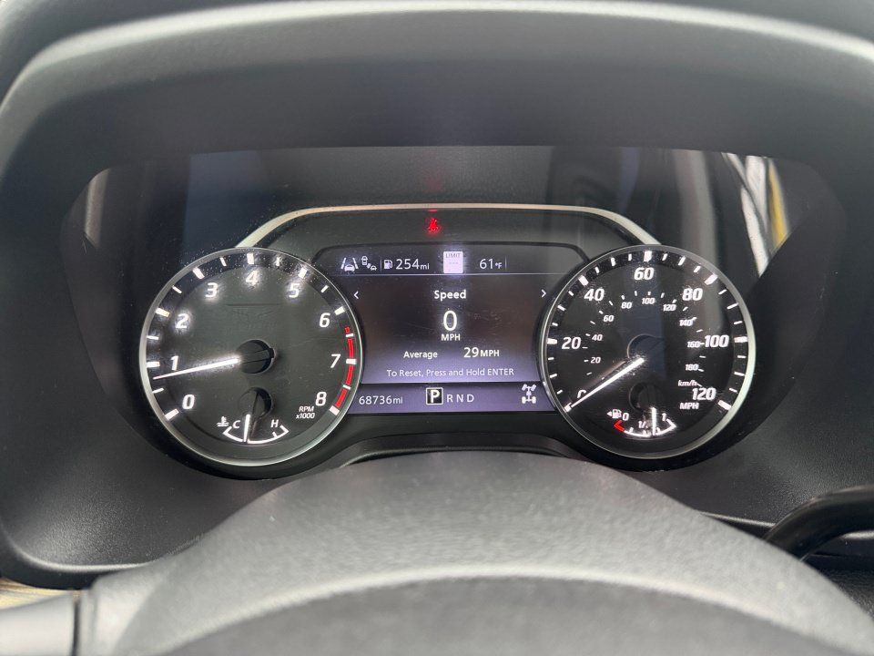 Used 2020 Nissan Titan SL w/ Moonroof Package AWD/4WD image 11
