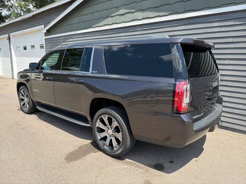 Used 2017 GMC Yukon XL SLE w/ Convenience Package AWD/4WD image 10