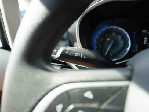 Used 2017 Chrysler Pacifica Touring FWD image 13