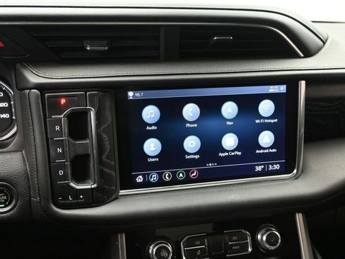 Used 2021 GMC Yukon XL Denali w/ Advanced Technology Package image 19