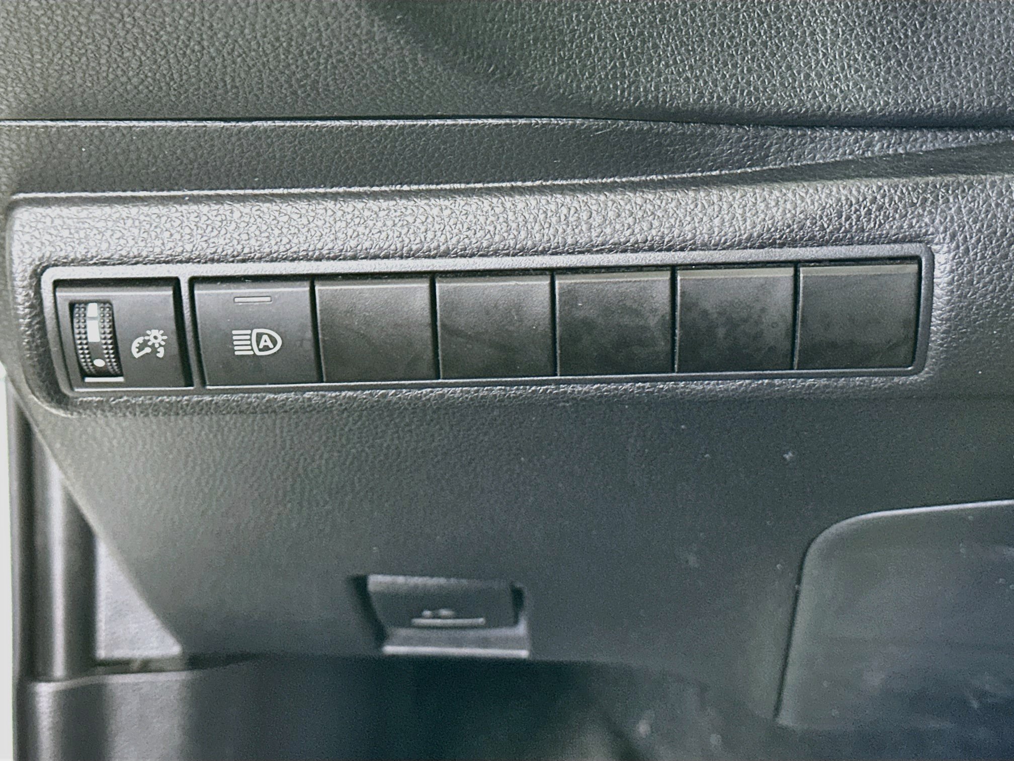 Used 2025 Toyota Corolla LE FWD image 16