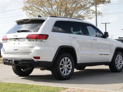 Used 2021 Jeep Grand Cherokee Laredo image 5