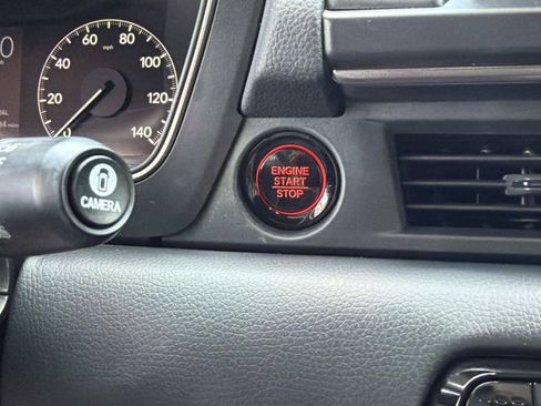 Used 2024 Honda Pilot TrailSport image 26