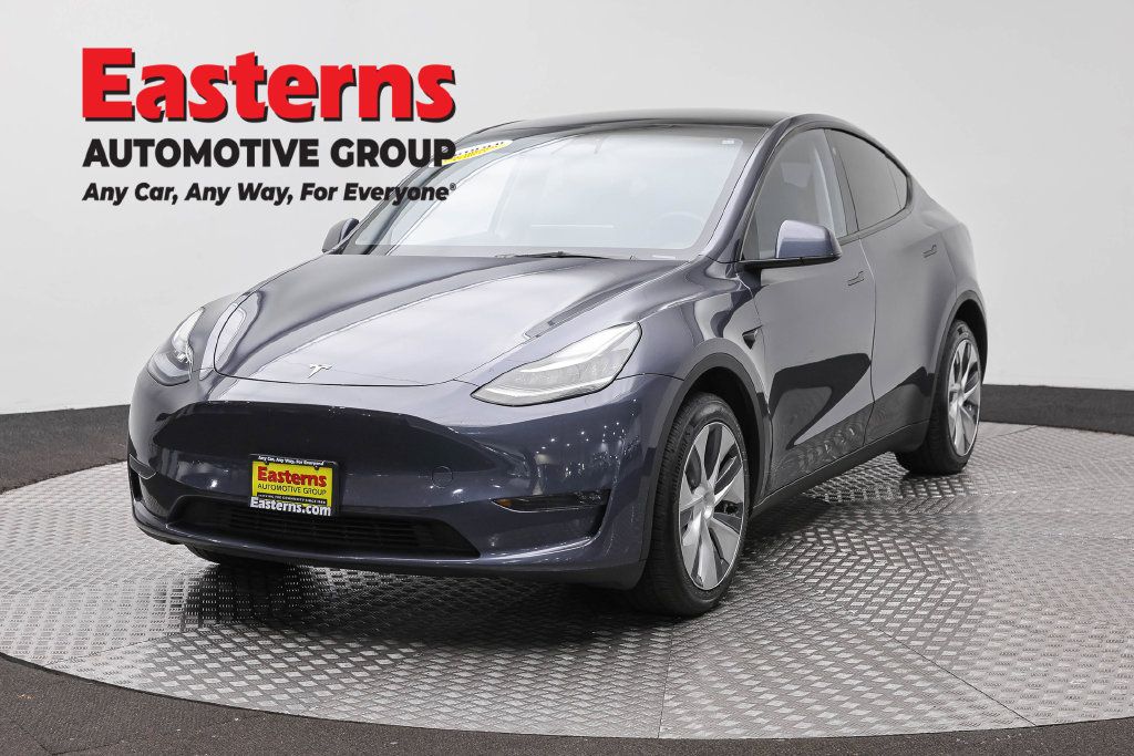 Used 2023 Tesla Model Y Long Range AWD/4WD image 1