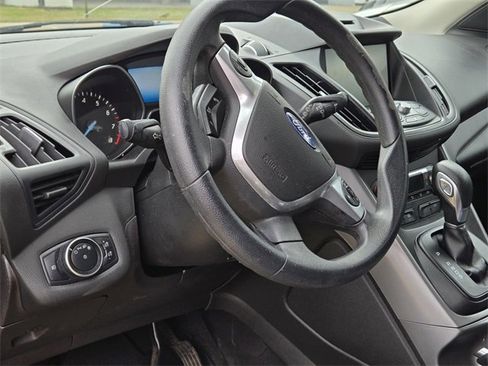 Used 2015 Ford Escape SE w/ SE Chrome Package image 8