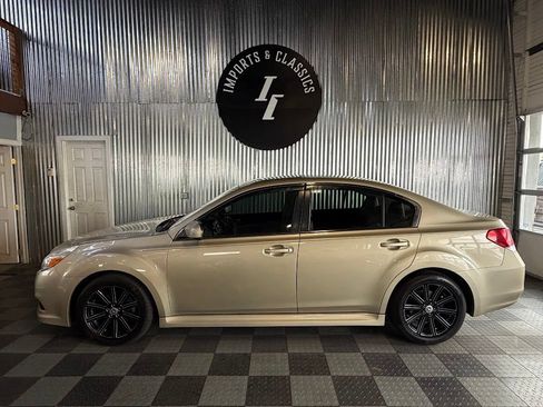Used 2010 Subaru Legacy 2.5i Limited AWD/4WD image 7
