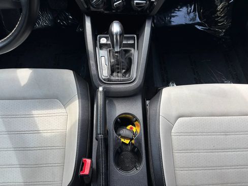 Used 2016 Volkswagen Jetta Sport FWD image 32