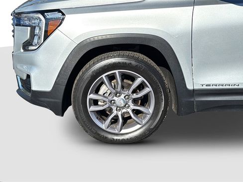 Used 2022 GMC Terrain SLT w/ LPO, Floor Liner Package image 24