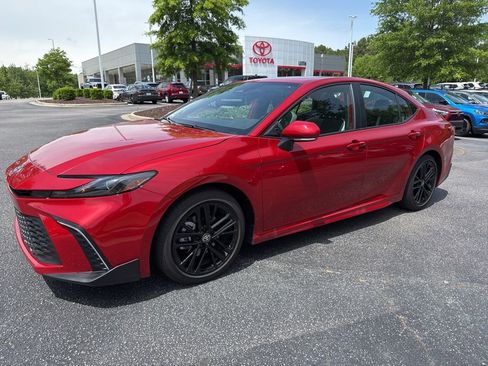 Used 2026 Toyota Camry SE w/ Multimedia Upgrade Package FWD image 1