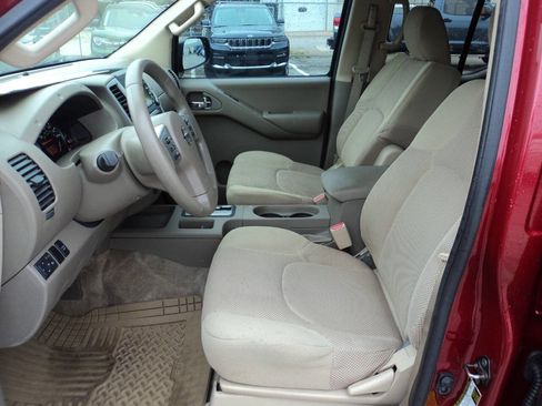 Used 2014 Nissan Frontier SV w/ SV Value Truck Package RWD image 14