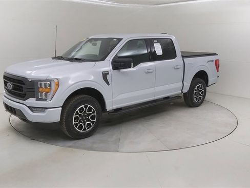 Certified 2022 Ford F150 XLT w/ Equipment Group 302A High image 20