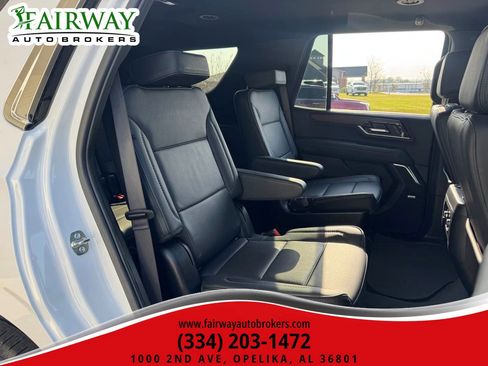 Used 2025 GMC Yukon Denali AWD/4WD image 13