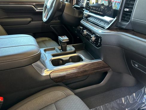 Certified 2023 GMC Sierra 1500 Elevation w/ X31 Off-Road Package AWD/4WD image 16