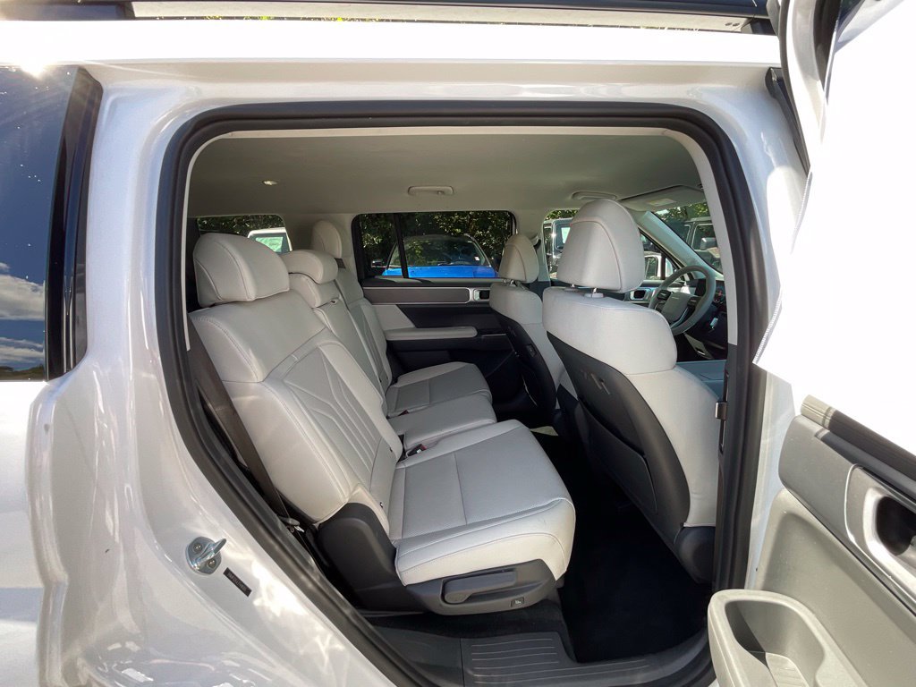 Used 2026 Hyundai Santa Fe SEL AWD/4WD image 24