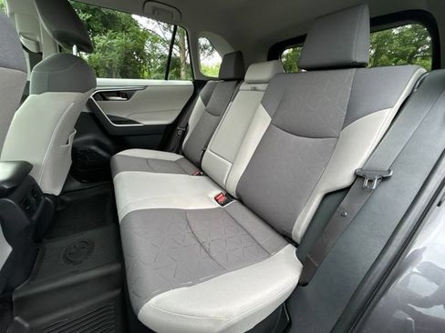 Used 2025 Toyota RAV4 XLE AWD/4WD image 26