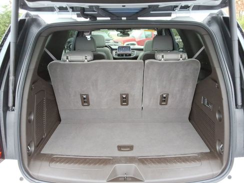 Certified 2023 GMC Yukon SLT w/ SLT Premium Package image 16