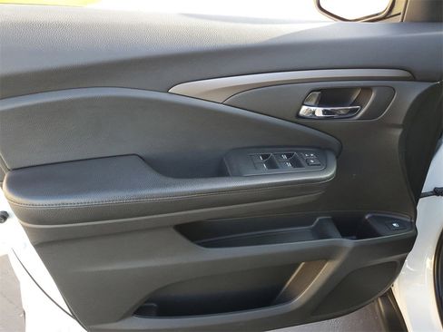 Used 2020 Honda Pilot LX image 18