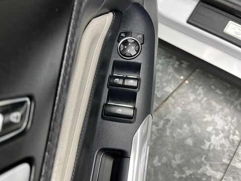 Used 2024 Ford Mustang Premium image 8