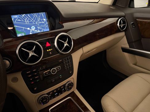 Used 2015 Mercedes-Benz GLK 350 4MATIC image 21