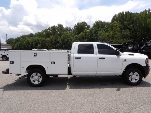 Used 2024 RAM 2500 Tradesman w/ Snow Chief Group AWD/4WD image 9