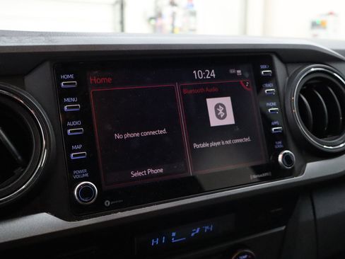 Used 2022 Toyota Tacoma TRD Sport image 18