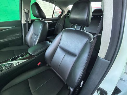 Used 2019 INFINITI Q50 Luxe w/ Essential Package (3.0T Luxe) RWD image 5
