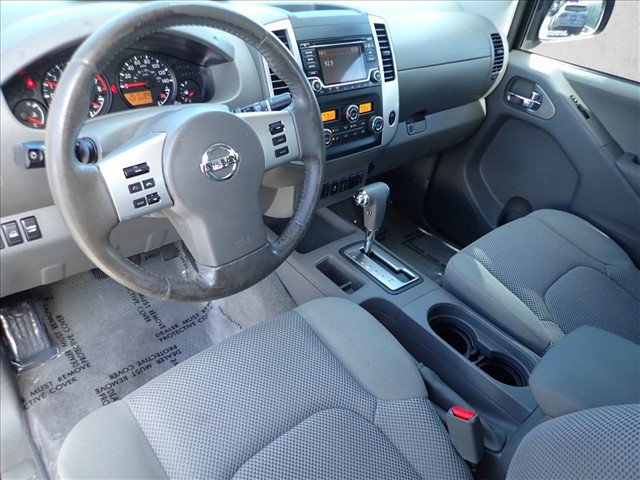 Used 2016 Nissan Frontier SV w/ SV Value Truck Package AWD/4WD image 9