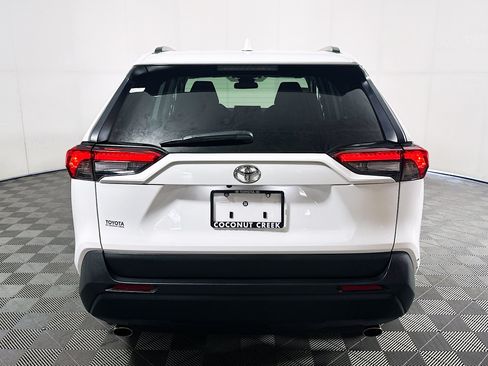 Used 2025 Toyota RAV4 XLE w/ Convenience Package FWD image 4