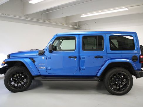 Used 2024 Jeep Wrangler Unlimited Sahara w/ Technology Group image 4