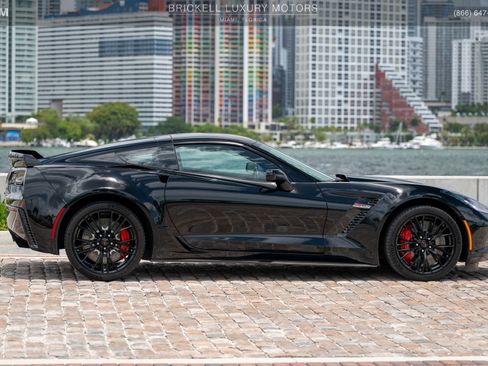 Used 2016 Chevrolet Corvette Z06 w/ 3LZ Preferred Equipment Group RWD image 13