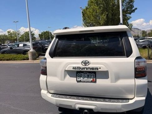 Used 2019 Toyota 4Runner SR5 AWD/4WD image 4