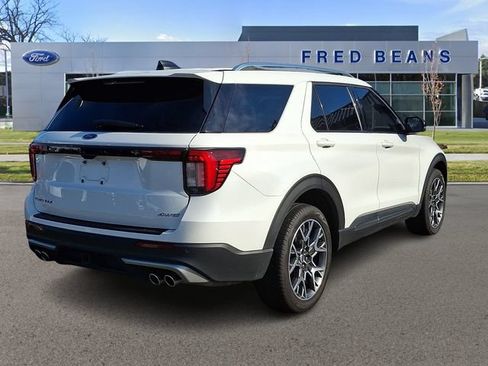 Used 2025 Ford Explorer Platinum w/ Ultimate Package AWD/4WD image 7