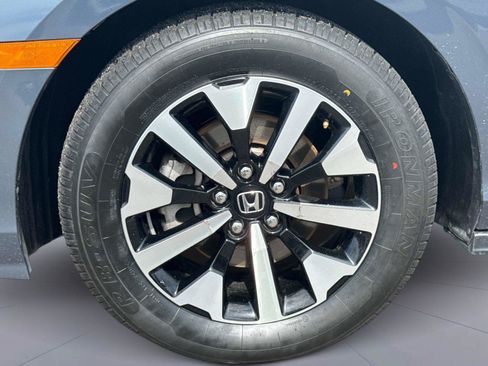 Certified 2025 Honda Odyssey EX-L image 11