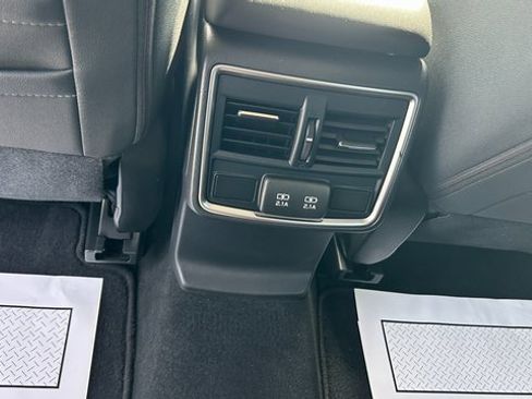 Used 2022 Subaru Forester Premium image 33