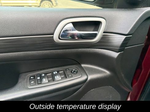 Used 2021 Jeep Grand Cherokee Laredo AWD/4WD image 13